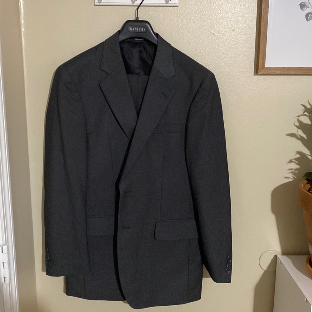 Van Huesen mens suit, jacket and pants
